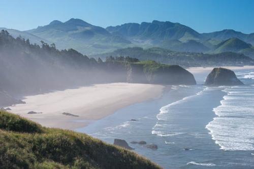 Beach;Blue;Coast;Coastline;Grass;Green;Mist;Mountains;Ocean;Oregon;Sand;Sea;Sea Stacks;Seascape;Shore;Shoreline;Waves;fog